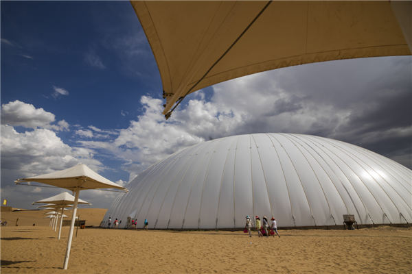 响沙湾,沙漠,度假地,景区,旅游,图片,照片,摄影,内蒙古响沙湾,内蒙古旅游,鄂尔多斯市旅游,莲花酒店,莲花度假酒店,莲沙度假岛,福沙度假岛,悦沙休闲岛,仙沙休闲岛,一粒沙度假村,在线预订,预定,旅行社,AAAAA,5A级旅游景区,库布齐,库布其沙漠,库布其旅游