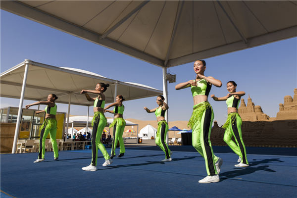 响沙湾,沙漠,度假地,景区,旅游,图片,照片,摄影,内蒙古响沙湾,内蒙古旅游,鄂尔多斯市旅游,莲花酒店,莲花度假酒店,莲沙度假岛,福沙度假岛,悦沙休闲岛,仙沙休闲岛,一粒沙度假村,在线预订,预定,旅行社,AAAAA,5A级旅游景区,库布齐,库布其沙漠,库布其旅游