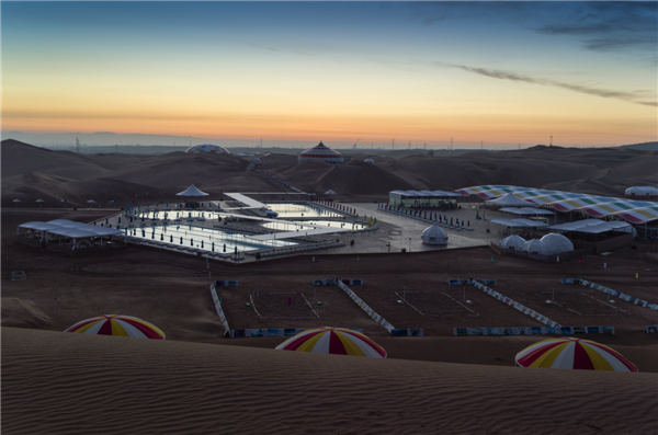 响沙湾,沙漠,度假地,景区,旅游,图片,照片,摄影,内蒙古响沙湾,内蒙古旅游,鄂尔多斯市旅游,莲花酒店,莲花度假酒店,莲沙度假岛,福沙度假岛,悦沙休闲岛,仙沙休闲岛,一粒沙度假村,在线预订,预定,旅行社,AAAAA,5A级旅游景区,库布齐,库布其沙漠,库布其旅游