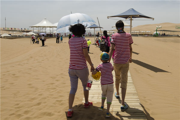 响沙湾,沙漠,度假地,景区,旅游,图片,照片,摄影,内蒙古响沙湾,内蒙古旅游,鄂尔多斯市旅游,莲花酒店,莲花度假酒店,莲沙度假岛,福沙度假岛,悦沙休闲岛,仙沙休闲岛,一粒沙度假村,在线预订,预定,旅行社,AAAAA,5A级旅游景区,库布齐,库布其沙漠,库布其旅游