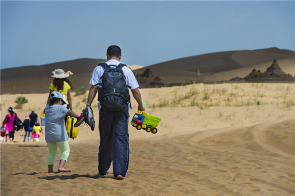 响沙湾,沙漠,度假地,景区,旅游,图片,照片,摄影,内蒙古响沙湾,内蒙古旅游,鄂尔多斯市旅游,莲花酒店,莲花度假酒店,莲沙度假岛,福沙度假岛,悦沙休闲岛,仙沙休闲岛,一粒沙度假村,在线预订,预定,旅行社,AAAAA,5A级旅游景区,库布齐,库布其沙漠,库布其旅游