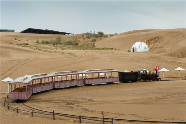 响沙湾,沙漠,度假地,景区,旅游,图片,照片,摄影,内蒙古响沙湾,内蒙古旅游,鄂尔多斯市旅游,莲花酒店,莲花度假酒店,莲沙度假岛,福沙度假岛,悦沙休闲岛,仙沙休闲岛,一粒沙度假村,在线预订,预定,旅行社,AAAAA,5A级旅游景区,库布齐,库布其沙漠,库布其旅游