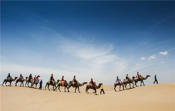 响沙湾,沙漠,度假地,景区,旅游,图片,照片,摄影,内蒙古响沙湾,内蒙古旅游,鄂尔多斯市旅游,莲花酒店,莲花度假酒店,莲沙度假岛,福沙度假岛,悦沙休闲岛,仙沙休闲岛,一粒沙度假村,在线预订,预定,旅行社,AAAAA,5A级旅游景区,库布齐,库布其沙漠,库布其旅游