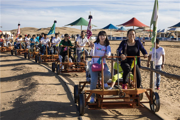 响沙湾,沙漠,度假地,景区,旅游,图片,照片,摄影,内蒙古响沙湾,内蒙古旅游,鄂尔多斯市旅游,莲花酒店,莲花度假酒店,莲沙度假岛,福沙度假岛,悦沙休闲岛,仙沙休闲岛,一粒沙度假村,在线预订,预定,旅行社,AAAAA,5A级旅游景区,库布齐,库布其沙漠,库布其旅游