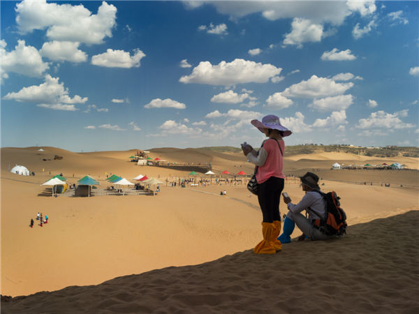 响沙湾,沙漠,度假地,景区,旅游,图片,照片,摄影,内蒙古响沙湾,内蒙古旅游,鄂尔多斯市旅游,莲花酒店,莲花度假酒店,莲沙度假岛,福沙度假岛,悦沙休闲岛,仙沙休闲岛,一粒沙度假村,在线预订,预定,旅行社,AAAAA,5A级旅游景区,库布齐,库布其沙漠,库布其旅游