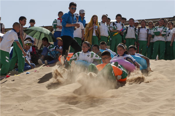 响沙湾,沙漠,度假地,景区,旅游,图片,照片,摄影,内蒙古响沙湾,内蒙古旅游,鄂尔多斯市旅游,莲花酒店,莲花度假酒店,莲沙度假岛,福沙度假岛,悦沙休闲岛,仙沙休闲岛,一粒沙度假村,在线预订,预定,旅行社,AAAAA,5A级旅游景区,库布齐,库布其沙漠,库布其旅游