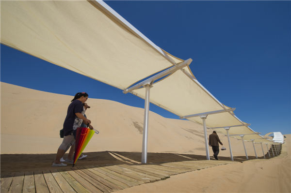 响沙湾,沙漠,度假地,景区,旅游,图片,照片,摄影,内蒙古响沙湾,内蒙古旅游,鄂尔多斯市旅游,莲花酒店,莲花度假酒店,莲沙度假岛,福沙度假岛,悦沙休闲岛,仙沙休闲岛,一粒沙度假村,在线预订,预定,旅行社,AAAAA,5A级旅游景区,库布齐,库布其沙漠,库布其旅游