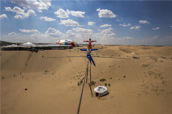 响沙湾,沙漠,度假地,景区,旅游,图片,照片,摄影,内蒙古响沙湾,内蒙古旅游,鄂尔多斯市旅游,莲花酒店,莲花度假酒店,莲沙度假岛,福沙度假岛,悦沙休闲岛,仙沙休闲岛,一粒沙度假村,在线预订,预定,旅行社,AAAAA,5A级旅游景区,库布齐,库布其沙漠,库布其旅游