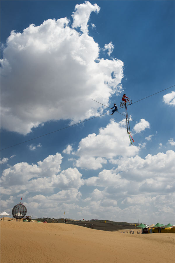 响沙湾,沙漠,度假地,景区,旅游,图片,照片,摄影,内蒙古响沙湾,内蒙古旅游,鄂尔多斯市旅游,莲花酒店,莲花度假酒店,莲沙度假岛,福沙度假岛,悦沙休闲岛,仙沙休闲岛,一粒沙度假村,在线预订,预定,旅行社,AAAAA,5A级旅游景区,库布齐,库布其沙漠,库布其旅游