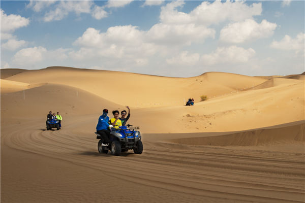 响沙湾,沙漠,度假地,景区,旅游,图片,照片,摄影,内蒙古响沙湾,内蒙古旅游,鄂尔多斯市旅游,莲花酒店,莲花度假酒店,莲沙度假岛,福沙度假岛,悦沙休闲岛,仙沙休闲岛,一粒沙度假村,在线预订,预定,旅行社,AAAAA,5A级旅游景区,库布齐,库布其沙漠,库布其旅游