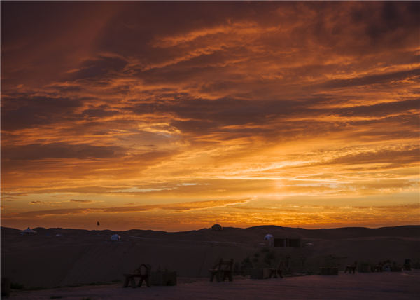 响沙湾,沙漠,度假地,景区,旅游,图片,照片,摄影,内蒙古响沙湾,内蒙古旅游,鄂尔多斯市旅游,莲花酒店,莲花度假酒店,莲沙度假岛,福沙度假岛,悦沙休闲岛,仙沙休闲岛,一粒沙度假村,在线预订,预定,旅行社,AAAAA,5A级旅游景区,库布齐,库布其沙漠,库布其旅游