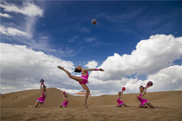 响沙湾,沙漠,度假地,景区,旅游,图片,照片,摄影,内蒙古响沙湾,内蒙古旅游,鄂尔多斯市旅游,莲花酒店,莲花度假酒店,莲沙度假岛,福沙度假岛,悦沙休闲岛,仙沙休闲岛,一粒沙度假村,在线预订,预定,旅行社,AAAAA,5A级旅游景区,库布齐,库布其沙漠,库布其旅游