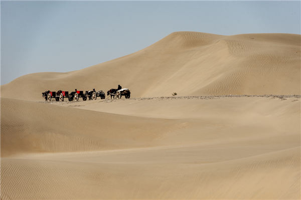 响沙湾,沙漠,度假地,景区,旅游,图片,照片,摄影,内蒙古响沙湾,内蒙古旅游,鄂尔多斯市旅游,莲花酒店,莲花度假酒店,莲沙度假岛,福沙度假岛,悦沙休闲岛,仙沙休闲岛,一粒沙度假村,在线预订,预定,旅行社,AAAAA,5A级旅游景区,库布齐,库布其沙漠,库布其旅游