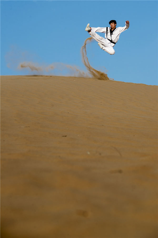 响沙湾,沙漠,度假地,景区,旅游,图片,照片,摄影,内蒙古响沙湾,内蒙古旅游,鄂尔多斯市旅游,莲花酒店,莲花度假酒店,莲沙度假岛,福沙度假岛,悦沙休闲岛,仙沙休闲岛,一粒沙度假村,在线预订,预定,旅行社,AAAAA,5A级旅游景区,库布齐,库布其沙漠,库布其旅游