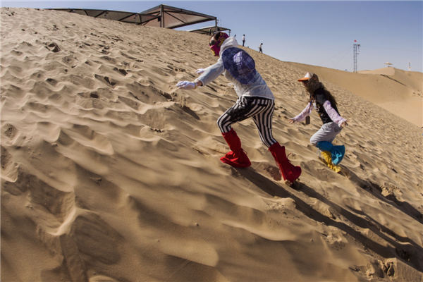 响沙湾,沙漠,度假地,景区,旅游,图片,照片,摄影,内蒙古响沙湾,内蒙古旅游,鄂尔多斯市旅游,莲花酒店,莲花度假酒店,莲沙度假岛,福沙度假岛,悦沙休闲岛,仙沙休闲岛,一粒沙度假村,在线预订,预定,旅行社,AAAAA,5A级旅游景区,库布齐,库布其沙漠,库布其旅游