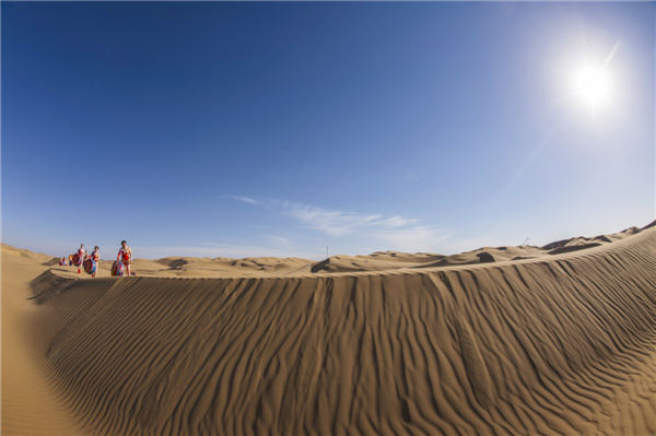 响沙湾,沙漠,度假地,景区,旅游,图片,照片,摄影,内蒙古响沙湾,内蒙古旅游,鄂尔多斯市旅游,莲花酒店,莲花度假酒店,莲沙度假岛,福沙度假岛,悦沙休闲岛,仙沙休闲岛,一粒沙度假村,在线预订,预定,旅行社,AAAAA,5A级旅游景区,库布齐,库布其沙漠,库布其旅游