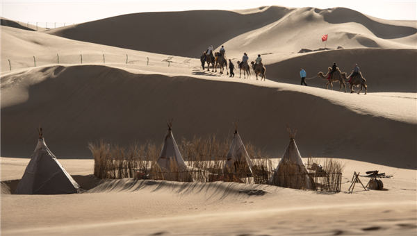 响沙湾,沙漠,度假地,景区,旅游,图片,照片,摄影,内蒙古响沙湾,内蒙古旅游,鄂尔多斯市旅游,莲花酒店,莲花度假酒店,莲沙度假岛,福沙度假岛,悦沙休闲岛,仙沙休闲岛,一粒沙度假村,在线预订,预定,旅行社,AAAAA,5A级旅游景区,库布齐,库布其沙漠,库布其旅游