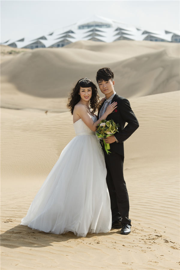 响沙湾,沙漠,度假地,景区,旅游,图片,照片,摄影,内蒙古响沙湾,内蒙古旅游,鄂尔多斯市旅游,莲花酒店,莲花度假酒店,莲沙度假岛,福沙度假岛,悦沙休闲岛,仙沙休闲岛,一粒沙度假村,在线预订,预定,旅行社,AAAAA,5A级旅游景区,库布齐,库布其沙漠,库布其旅游