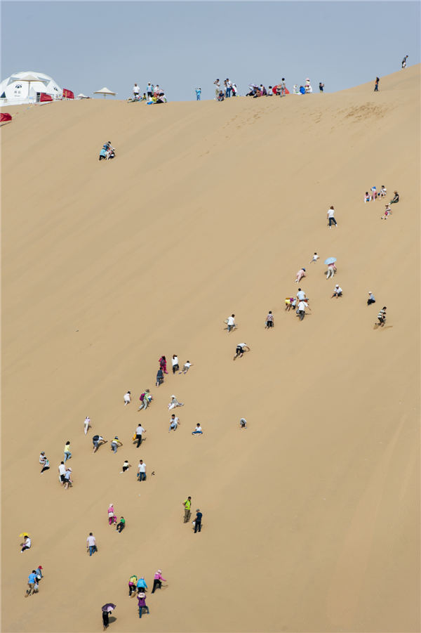 响沙湾,沙漠,度假地,景区,旅游,图片,照片,摄影,内蒙古响沙湾,内蒙古旅游,鄂尔多斯市旅游,莲花酒店,莲花度假酒店,莲沙度假岛,福沙度假岛,悦沙休闲岛,仙沙休闲岛,一粒沙度假村,在线预订,预定,旅行社,AAAAA,5A级旅游景区,库布齐,库布其沙漠,库布其旅游