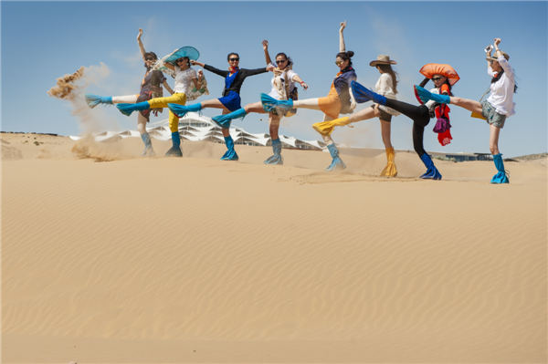 响沙湾,沙漠,度假地,景区,旅游,图片,照片,摄影,内蒙古响沙湾,内蒙古旅游,鄂尔多斯市旅游,莲花酒店,莲花度假酒店,莲沙度假岛,福沙度假岛,悦沙休闲岛,仙沙休闲岛,一粒沙度假村,在线预订,预定,旅行社,AAAAA,5A级旅游景区,库布齐,库布其沙漠,库布其旅游