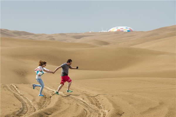 响沙湾,沙漠,度假地,景区,旅游,图片,照片,摄影,内蒙古响沙湾,内蒙古旅游,鄂尔多斯市旅游,莲花酒店,莲花度假酒店,莲沙度假岛,福沙度假岛,悦沙休闲岛,仙沙休闲岛,一粒沙度假村,在线预订,预定,旅行社,AAAAA,5A级旅游景区,库布齐,库布其沙漠,库布其旅游