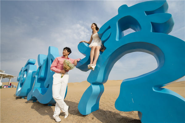 响沙湾,沙漠,度假地,景区,旅游,图片,照片,摄影,内蒙古响沙湾,内蒙古旅游,鄂尔多斯市旅游,莲花酒店,莲花度假酒店,莲沙度假岛,福沙度假岛,悦沙休闲岛,仙沙休闲岛,一粒沙度假村,在线预订,预定,旅行社,AAAAA,5A级旅游景区,库布齐,库布其沙漠,库布其旅游