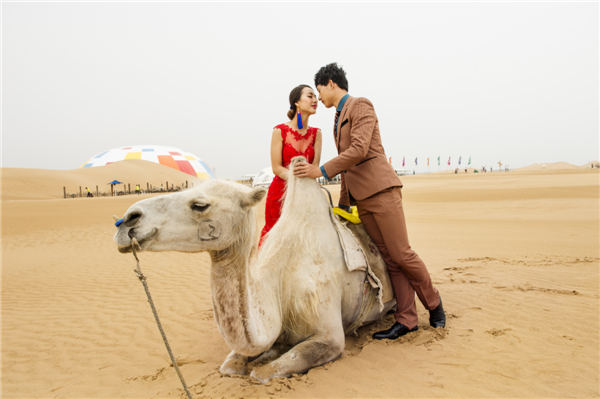 响沙湾,沙漠,度假地,景区,旅游,图片,照片,摄影,内蒙古响沙湾,内蒙古旅游,鄂尔多斯市旅游,莲花酒店,莲花度假酒店,莲沙度假岛,福沙度假岛,悦沙休闲岛,仙沙休闲岛,一粒沙度假村,在线预订,预定,旅行社,AAAAA,5A级旅游景区,库布齐,库布其沙漠,库布其旅游