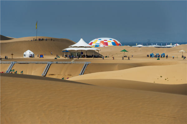 响沙湾,沙漠,度假地,景区,旅游,图片,照片,摄影,内蒙古响沙湾,内蒙古旅游,鄂尔多斯市旅游,莲花酒店,莲花度假酒店,莲沙度假岛,福沙度假岛,悦沙休闲岛,仙沙休闲岛,一粒沙度假村,在线预订,预定,旅行社,AAAAA,5A级旅游景区,库布齐,库布其沙漠,库布其旅游