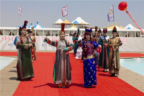 响沙湾,沙漠,度假地,景区,旅游,图片,照片,摄影,内蒙古响沙湾,内蒙古旅游,鄂尔多斯市旅游,莲花酒店,莲花度假酒店,莲沙度假岛,福沙度假岛,悦沙休闲岛,仙沙休闲岛,一粒沙度假村,在线预订,预定,旅行社,AAAAA,5A级旅游景区,库布齐,库布其沙漠,库布其旅游