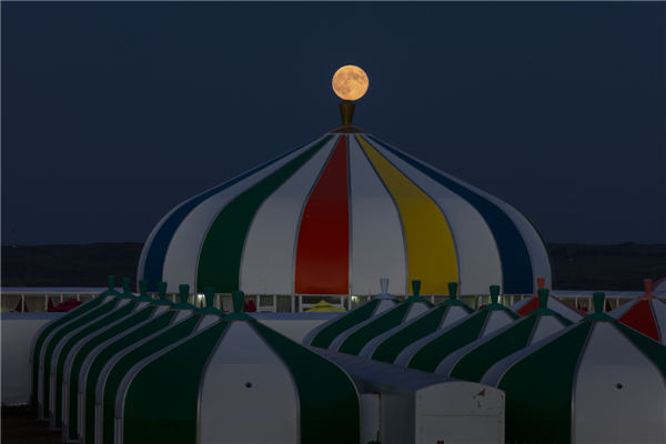 响沙湾,沙漠,度假地,景区,旅游,图片,照片,摄影,内蒙古响沙湾,内蒙古旅游,鄂尔多斯市旅游,莲花酒店,莲花度假酒店,莲沙度假岛,福沙度假岛,悦沙休闲岛,仙沙休闲岛,一粒沙度假村,在线预订,预定,旅行社,AAAAA,5A级旅游景区,库布齐,库布其沙漠,库布其旅游