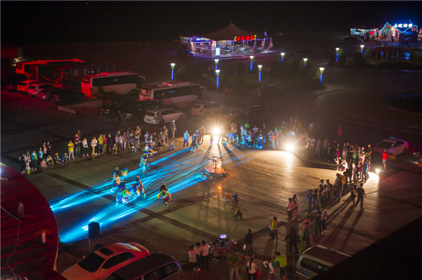 响沙湾,沙漠,度假地,景区,旅游,图片,照片,摄影,内蒙古响沙湾,内蒙古旅游,鄂尔多斯市旅游,莲花酒店,莲花度假酒店,莲沙度假岛,福沙度假岛,悦沙休闲岛,仙沙休闲岛,一粒沙度假村,在线预订,预定,旅行社,AAAAA,5A级旅游景区,库布齐,库布其沙漠,库布其旅游