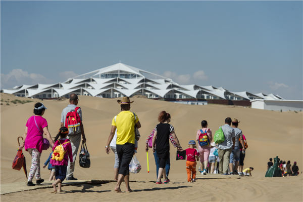 响沙湾,沙漠,度假地,景区,旅游,图片,照片,摄影,内蒙古响沙湾,内蒙古旅游,鄂尔多斯市旅游,莲花酒店,莲花度假酒店,莲沙度假岛,福沙度假岛,悦沙休闲岛,仙沙休闲岛,一粒沙度假村,在线预订,预定,旅行社,AAAAA,5A级旅游景区,库布齐,库布其沙漠,库布其旅游