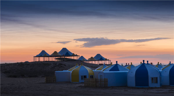 响沙湾,沙漠,度假地,景区,旅游,图片,照片,摄影,内蒙古响沙湾,内蒙古旅游,鄂尔多斯市旅游,莲花酒店,莲花度假酒店,莲沙度假岛,福沙度假岛,悦沙休闲岛,仙沙休闲岛,一粒沙度假村,在线预订,预定,旅行社,AAAAA,5A级旅游景区,库布齐,库布其沙漠,库布其旅游