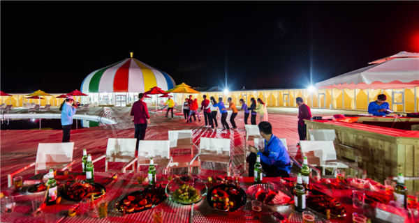 响沙湾,沙漠,度假地,景区,旅游,图片,照片,摄影,内蒙古响沙湾,内蒙古旅游,鄂尔多斯市旅游,莲花酒店,莲花度假酒店,莲沙度假岛,福沙度假岛,悦沙休闲岛,仙沙休闲岛,一粒沙度假村,在线预订,预定,旅行社,AAAAA,5A级旅游景区,库布齐,库布其沙漠,库布其旅游