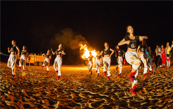 响沙湾,沙漠,度假地,景区,旅游,图片,照片,摄影,内蒙古响沙湾,内蒙古旅游,鄂尔多斯市旅游,莲花酒店,莲花度假酒店,莲沙度假岛,福沙度假岛,悦沙休闲岛,仙沙休闲岛,一粒沙度假村,在线预订,预定,旅行社,AAAAA,5A级旅游景区,库布齐,库布其沙漠,库布其旅游