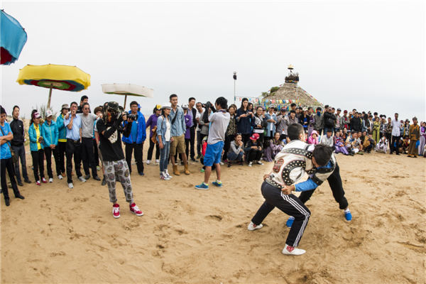 响沙湾,沙漠,度假地,景区,旅游,图片,照片,摄影,内蒙古响沙湾,内蒙古旅游,鄂尔多斯市旅游,莲花酒店,莲花度假酒店,莲沙度假岛,福沙度假岛,悦沙休闲岛,仙沙休闲岛,一粒沙度假村,在线预订,预定,旅行社,AAAAA,5A级旅游景区,库布齐,库布其沙漠,库布其旅游
