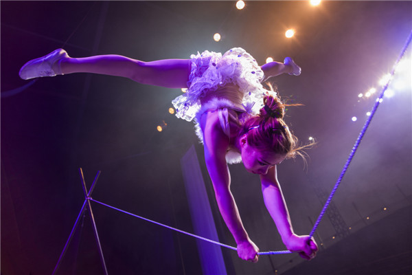 响沙湾,沙漠,度假地,景区,旅游,图片,照片,摄影,内蒙古响沙湾,内蒙古旅游,鄂尔多斯市旅游,莲花酒店,莲花度假酒店,莲沙度假岛,福沙度假岛,悦沙休闲岛,仙沙休闲岛,一粒沙度假村,在线预订,预定,旅行社,AAAAA,5A级旅游景区,库布齐,库布其沙漠,库布其旅游