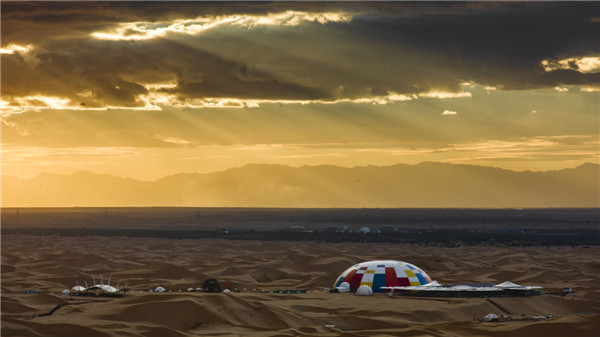 响沙湾,沙漠,度假地,景区,旅游,图片,照片,摄影,内蒙古响沙湾,内蒙古旅游,鄂尔多斯市旅游,莲花酒店,莲花度假酒店,莲沙度假岛,福沙度假岛,悦沙休闲岛,仙沙休闲岛,一粒沙度假村,在线预订,预定,旅行社,AAAAA,5A级旅游景区,库布齐,库布其沙漠,库布其旅游