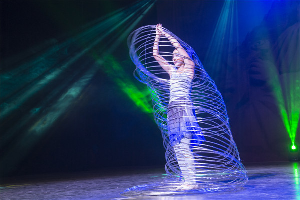 响沙湾,沙漠,度假地,景区,旅游,图片,照片,摄影,内蒙古响沙湾,内蒙古旅游,鄂尔多斯市旅游,莲花酒店,莲花度假酒店,莲沙度假岛,福沙度假岛,悦沙休闲岛,仙沙休闲岛,一粒沙度假村,在线预订,预定,旅行社,AAAAA,5A级旅游景区,库布齐,库布其沙漠,库布其旅游