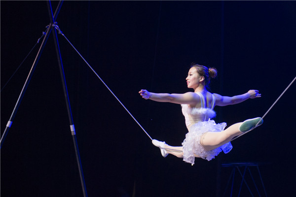 响沙湾,沙漠,度假地,景区,旅游,图片,照片,摄影,内蒙古响沙湾,内蒙古旅游,鄂尔多斯市旅游,莲花酒店,莲花度假酒店,莲沙度假岛,福沙度假岛,悦沙休闲岛,仙沙休闲岛,一粒沙度假村,在线预订,预定,旅行社,AAAAA,5A级旅游景区,库布齐,库布其沙漠,库布其旅游