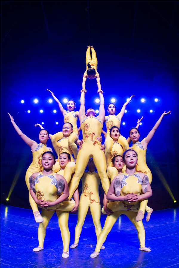 响沙湾,沙漠,度假地,景区,旅游,图片,照片,摄影,内蒙古响沙湾,内蒙古旅游,鄂尔多斯市旅游,莲花酒店,莲花度假酒店,莲沙度假岛,福沙度假岛,悦沙休闲岛,仙沙休闲岛,一粒沙度假村,在线预订,预定,旅行社,AAAAA,5A级旅游景区,库布齐,库布其沙漠,库布其旅游