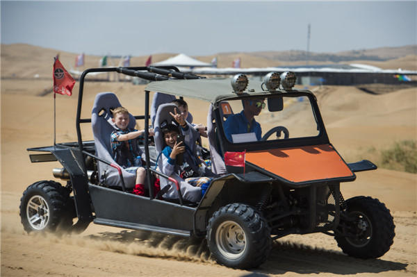 响沙湾,沙漠,度假地,景区,旅游,图片,照片,摄影,内蒙古响沙湾,内蒙古旅游,鄂尔多斯市旅游,莲花酒店,莲花度假酒店,莲沙度假岛,福沙度假岛,悦沙休闲岛,仙沙休闲岛,一粒沙度假村,在线预订,预定,旅行社,AAAAA,5A级旅游景区,库布齐,库布其沙漠,库布其旅游