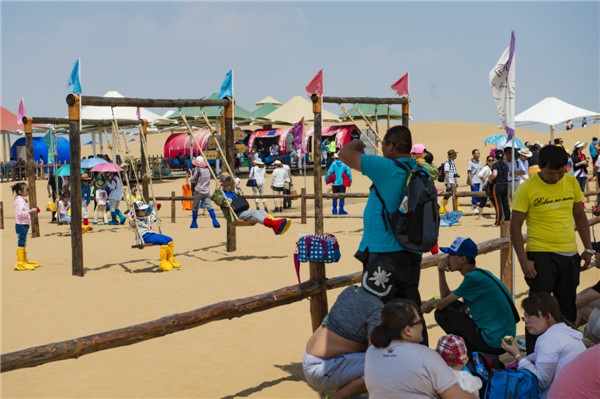 响沙湾,沙漠,度假地,景区,旅游,图片,照片,摄影,内蒙古响沙湾,内蒙古旅游,鄂尔多斯市旅游,莲花酒店,莲花度假酒店,莲沙度假岛,福沙度假岛,悦沙休闲岛,仙沙休闲岛,一粒沙度假村,在线预订,预定,旅行社,AAAAA,5A级旅游景区,库布齐,库布其沙漠,库布其旅游