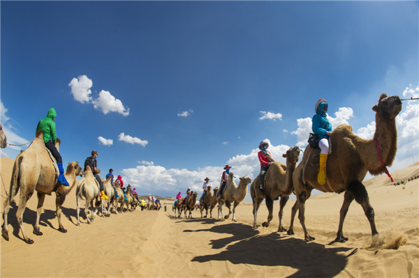 响沙湾,沙漠,度假地,景区,旅游,图片,照片,摄影,内蒙古响沙湾,内蒙古旅游,鄂尔多斯市旅游,莲花酒店,莲花度假酒店,莲沙度假岛,福沙度假岛,悦沙休闲岛,仙沙休闲岛,一粒沙度假村,在线预订,预定,旅行社,AAAAA,5A级旅游景区,库布齐,库布其沙漠,库布其旅游