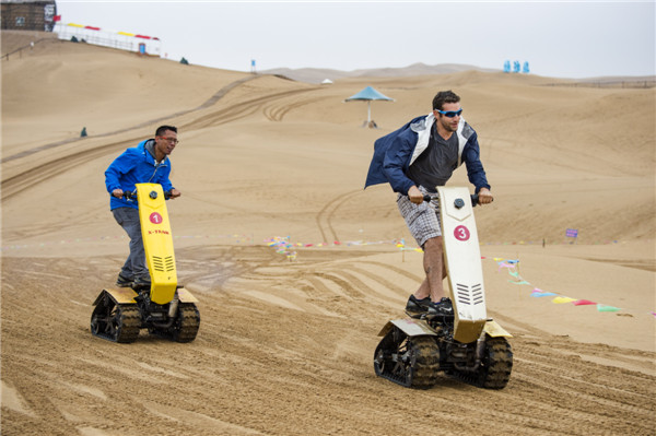 响沙湾,沙漠,度假地,景区,旅游,图片,照片,摄影,内蒙古响沙湾,内蒙古旅游,鄂尔多斯市旅游,莲花酒店,莲花度假酒店,莲沙度假岛,福沙度假岛,悦沙休闲岛,仙沙休闲岛,一粒沙度假村,在线预订,预定,旅行社,AAAAA,5A级旅游景区,库布齐,库布其沙漠,库布其旅游