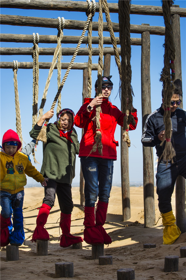 响沙湾,沙漠,度假地,景区,旅游,图片,照片,摄影,内蒙古响沙湾,内蒙古旅游,鄂尔多斯市旅游,莲花酒店,莲花度假酒店,莲沙度假岛,福沙度假岛,悦沙休闲岛,仙沙休闲岛,一粒沙度假村,在线预订,预定,旅行社,AAAAA,5A级旅游景区,库布齐,库布其沙漠,库布其旅游