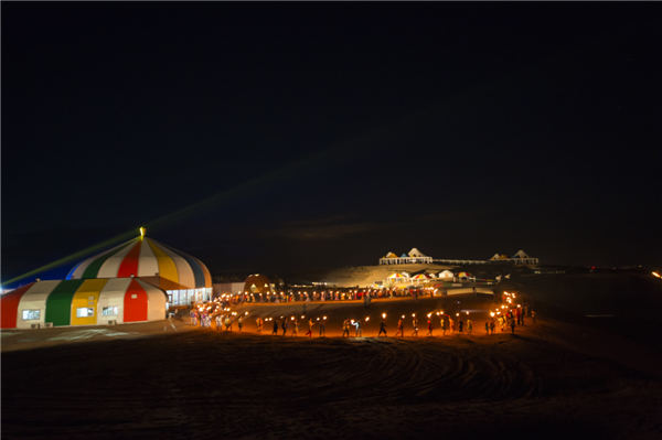 响沙湾,沙漠,度假地,景区,旅游,图片,照片,摄影,内蒙古响沙湾,内蒙古旅游,鄂尔多斯市旅游,莲花酒店,莲花度假酒店,莲沙度假岛,福沙度假岛,悦沙休闲岛,仙沙休闲岛,一粒沙度假村,在线预订,预定,旅行社,AAAAA,5A级旅游景区,库布齐,库布其沙漠,库布其旅游