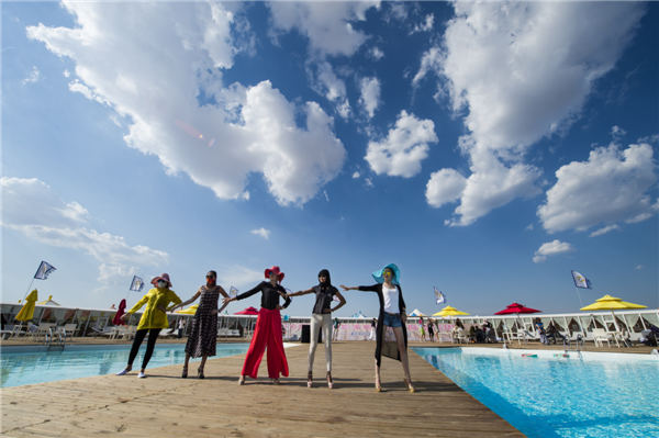 响沙湾,沙漠,度假地,景区,旅游,图片,照片,摄影,内蒙古响沙湾,内蒙古旅游,鄂尔多斯市旅游,莲花酒店,莲花度假酒店,莲沙度假岛,福沙度假岛,悦沙休闲岛,仙沙休闲岛,一粒沙度假村,在线预订,预定,旅行社,AAAAA,5A级旅游景区,库布齐,库布其沙漠,库布其旅游