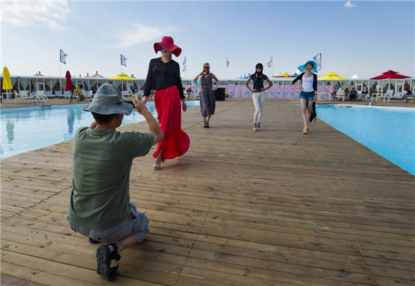 响沙湾,沙漠,度假地,景区,旅游,图片,照片,摄影,内蒙古响沙湾,内蒙古旅游,鄂尔多斯市旅游,莲花酒店,莲花度假酒店,莲沙度假岛,福沙度假岛,悦沙休闲岛,仙沙休闲岛,一粒沙度假村,在线预订,预定,旅行社,AAAAA,5A级旅游景区,库布齐,库布其沙漠,库布其旅游