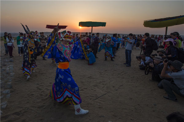 响沙湾,沙漠,度假地,景区,旅游,图片,照片,摄影,内蒙古响沙湾,内蒙古旅游,鄂尔多斯市旅游,莲花酒店,莲花度假酒店,莲沙度假岛,福沙度假岛,悦沙休闲岛,仙沙休闲岛,一粒沙度假村,在线预订,预定,旅行社,AAAAA,5A级旅游景区,库布齐,库布其沙漠,库布其旅游